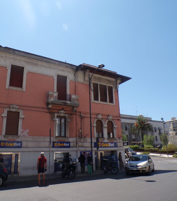 Viale Amendola 37