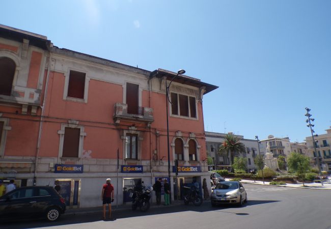 Viale Amendola 37