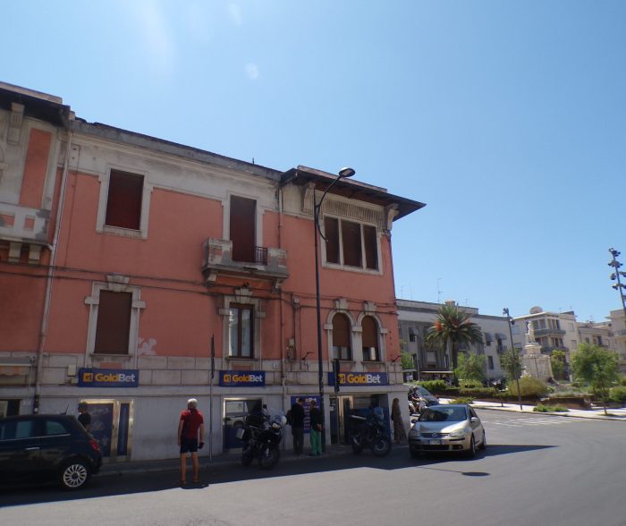 Viale Amendola 37