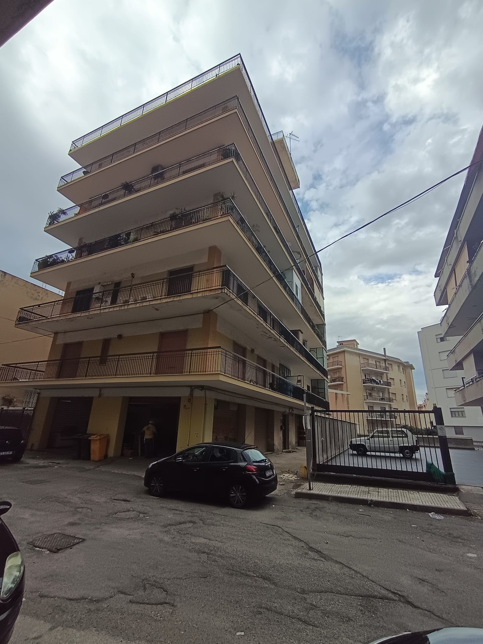 Via Manfroce Adiacenze casa dello studente